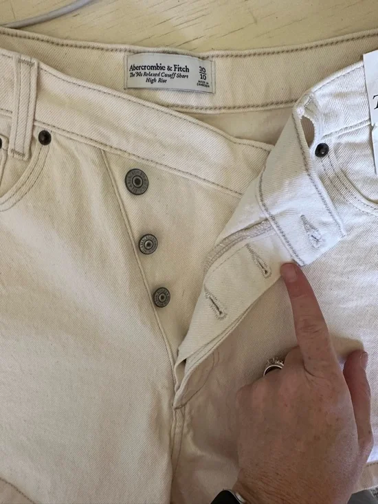 Abercrombie & Fitch Shorts - Picture 4 of 6